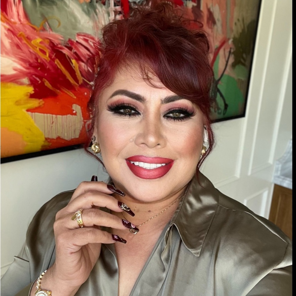 Meet your Posher, Corina